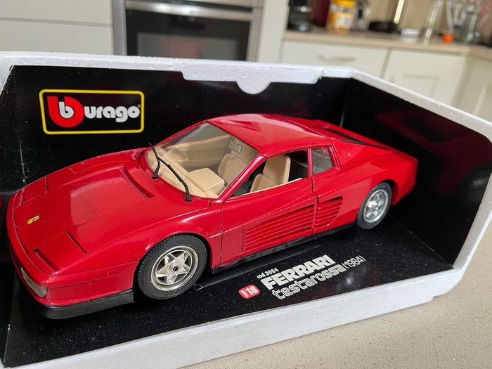 Models Cars Lot 7 + 2 1/18 Burago Defects