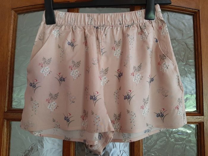 BNWT H+M Shorts, Size 10