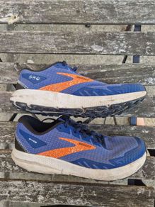 Brooks trainers