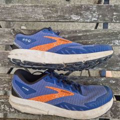 Brooks trainers