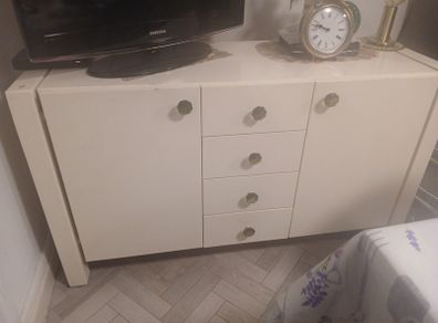sideboard