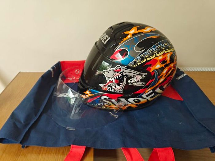 Shoei helmet (2 visors)
