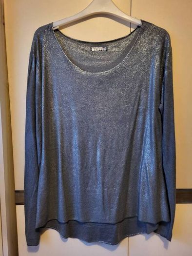 Metalic silver top