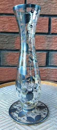 Vintage Pair of Silver City Glass Bud Vases