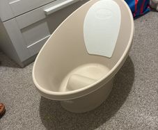 shnuggle baby bath