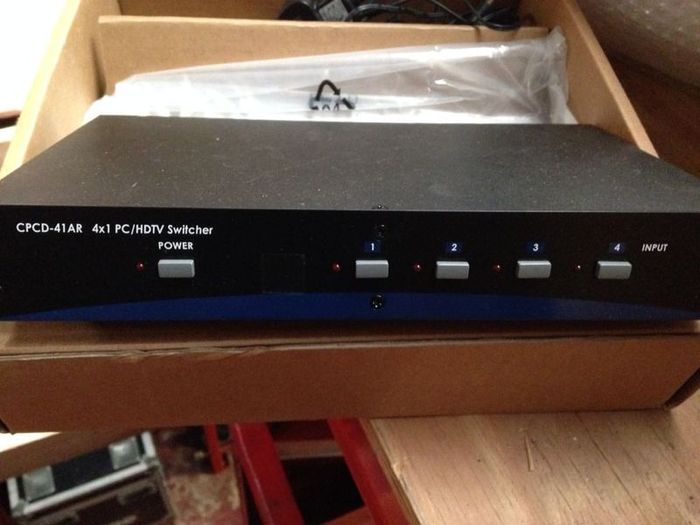 4-way VGA video and audio switcher new in box