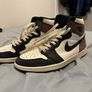 Air Jordan 1 Retro High OG Dark Mocha Image 2