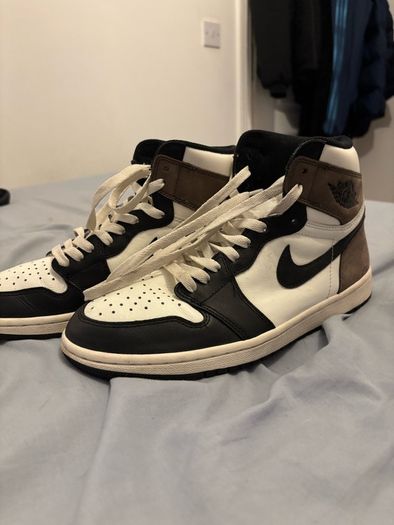 Air Jordan 1 Retro High OG Dark Mocha