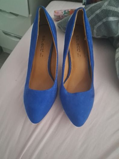 Mid heel shoe