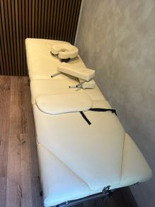 Beauty / Salon bed