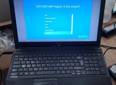 Job Lot: 6 Toshiba Laptops  Tecra R850 , C850   Working but Slow  Parts or Refurb