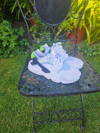 Nike Air Huarache Men's Trainers DV6825-100 Size UK7, EU41