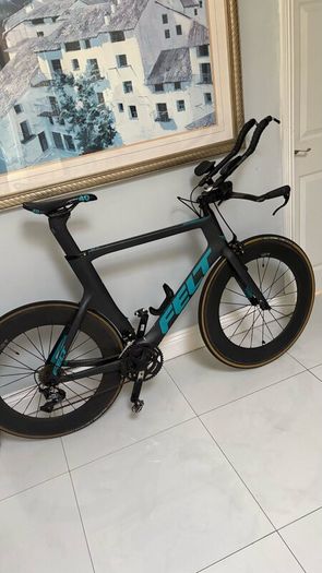 Cycling bikes road