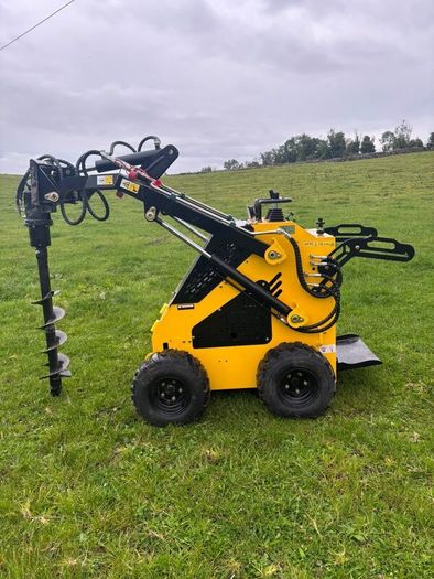 Mini skid steer loader