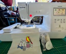 BROTHER Innov-is M240ED Embroidery Sewing machine - As new - Just serviced