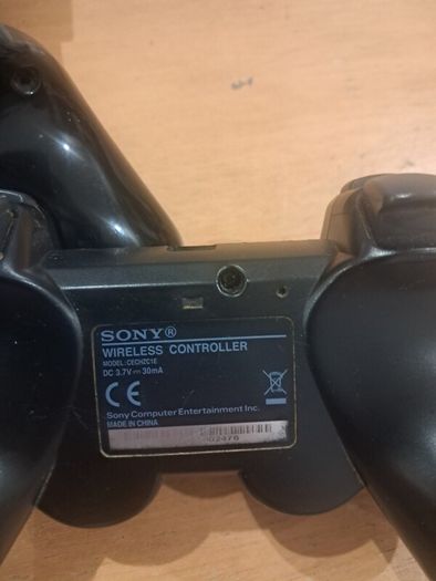 : PS3 Console Bundle (Faulty Disc Drive) + 4 Official Sony Controllers & Cables  Description: Selling a PlayStation 3 bundle for parts, repair, or digital-only use.