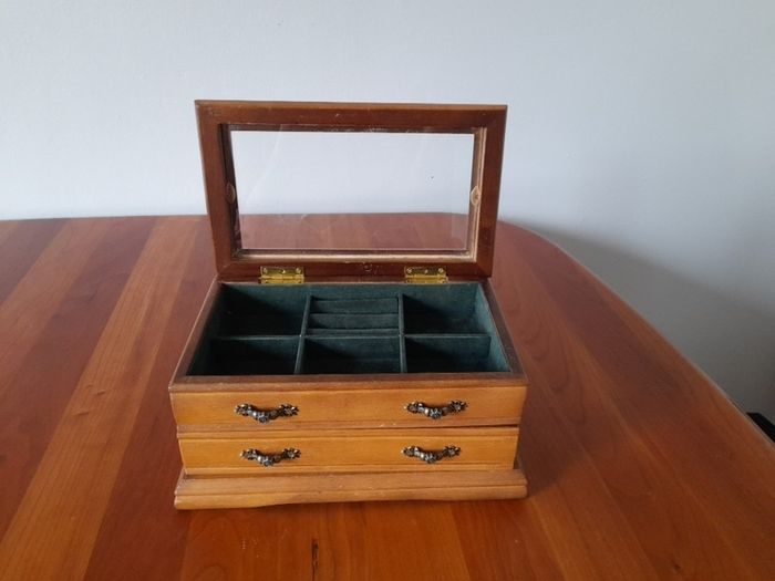 Wooden jewellery box with metal handles