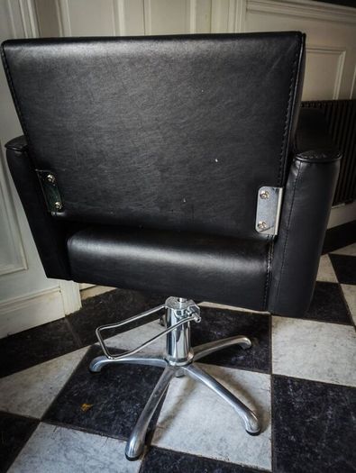 hairdresser chair