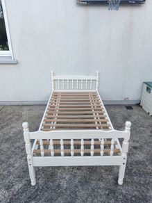 Single bed frames