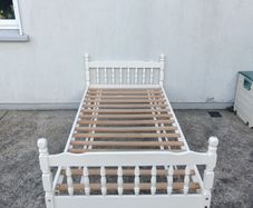 Single bed frames