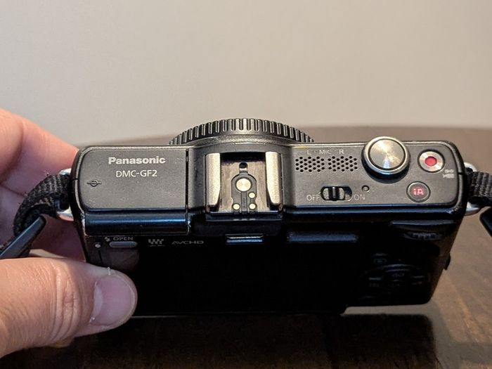 Panasonic Lumix GF2 Compact Mirrorless Camera MFT M43 (Olympus PEN like pl3 pm1)