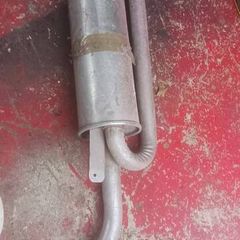 Peugeot 305 exhaust and bonnet
