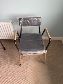 Commode chair