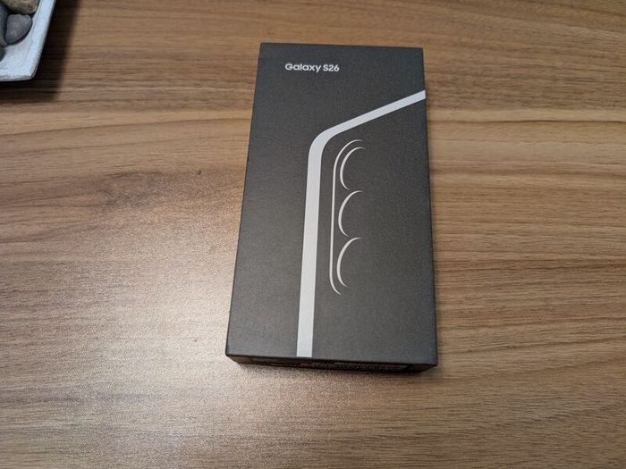 Samsung Galaxy S26 256gb Blue 4 days old as new, boxed and screen protector