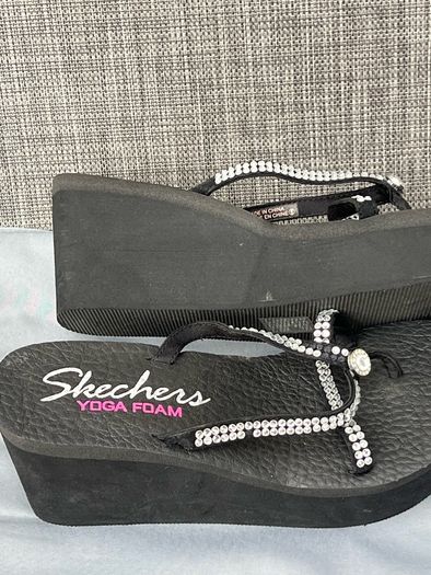 Ladies sandal's size 5