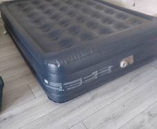 Luxury inflatable double airbed