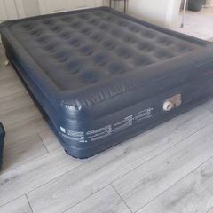 Luxury inflatable double airbed