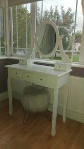 Dressing table