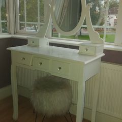 Dressing table