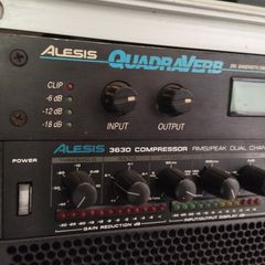 Alesis Quadraverb + 3630 compressor