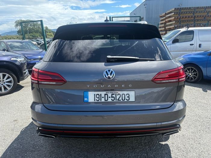2019 Volkswagen Touareg R-Line Tech 3.0L TDI V6 Commercial
