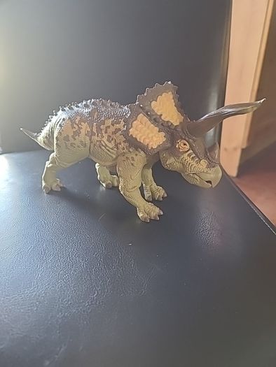 Lanard 2017 Primal Clash Dino Commander Triceratops Dinosaur Plastic Figure Toy
