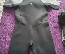 Brand new mens wetsuit