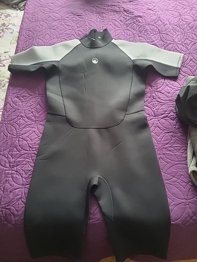 Brand new mens wetsuit