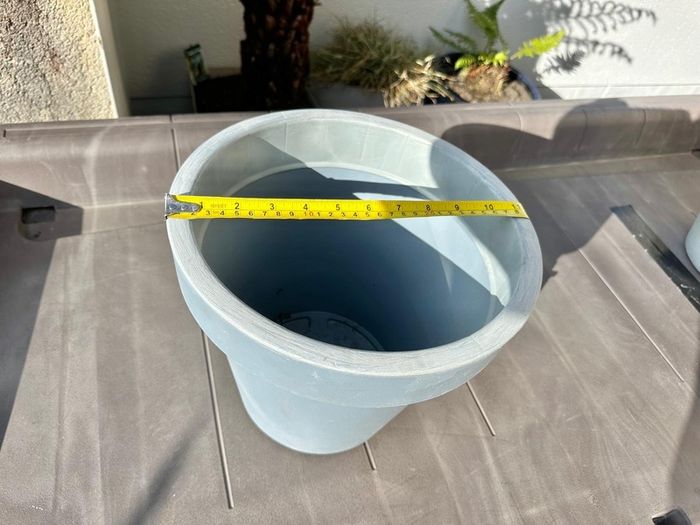 planter pots elho