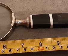 vintage collectable magnifying glass