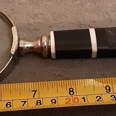 vintage collectable magnifying glass