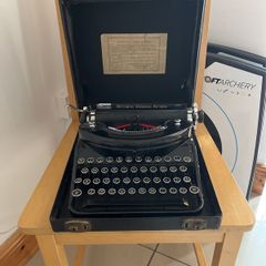 Vintage WW2 Remington Portable Noiseless Typewriter