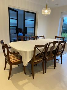 Queen Anne table and chairs