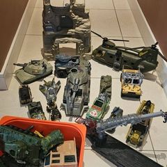 Army action toys and figures