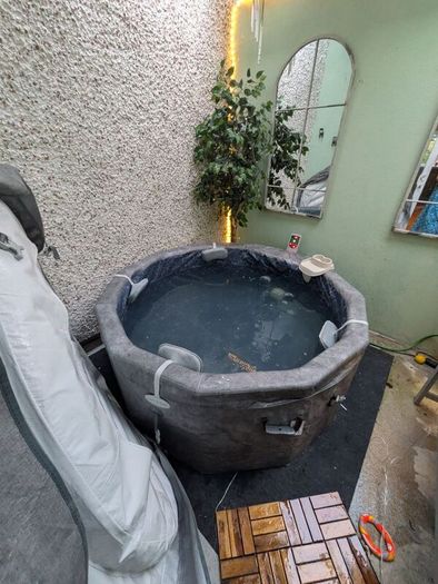 Toronto luxury foam hot tub