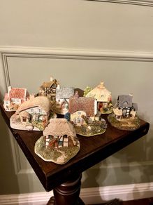 Miniature cottages X 8