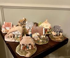 Miniature cottages X 8