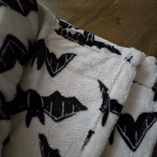 Halloween throw