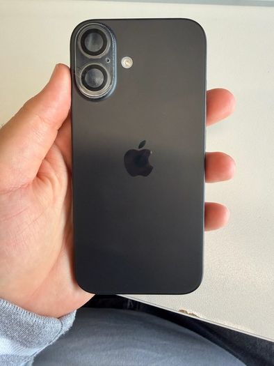 iPhone 16