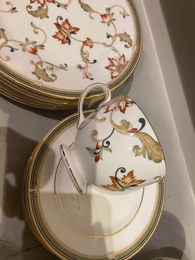 Wedgwood tea set plates and cups Oberon Bone China fine porcelain set New dessert plates tea cups